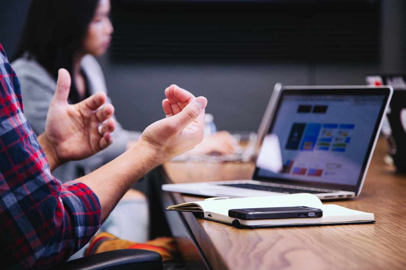 Freelances tech au Maroc en discussion sur les TJM par métier